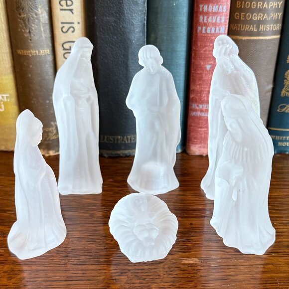 Vintage 6 Pc Satin Glass Miniature Nativity Set - Picture 1 of 9